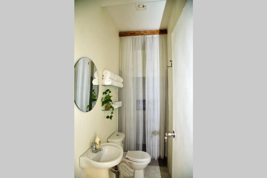 Great Location ! 4 Bedroom In The Heart Of